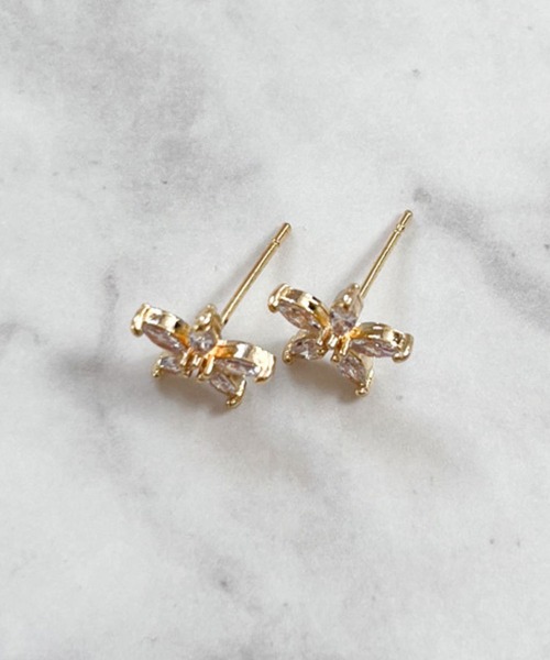 yu-ka(ユーカ)の「YU-KA:フラワービジューデザインピアス flower bijou design pierce(ピアス(両耳用)・レディース・ゴールド・FREE)」の3枚目の写真