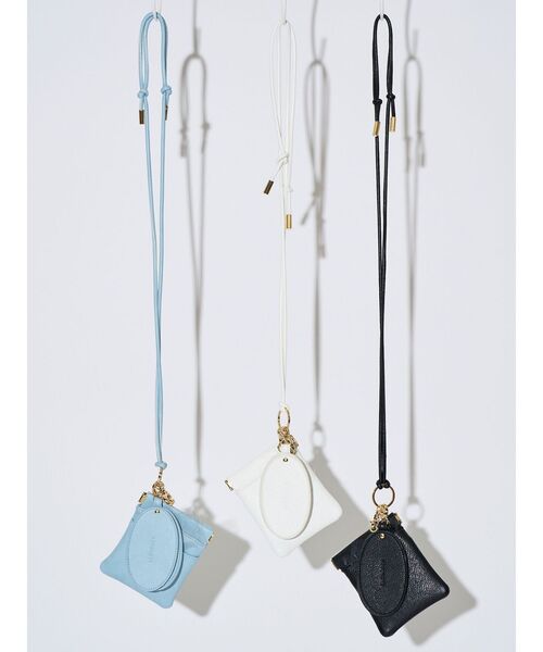 ELENDEEK（エレンディーク）の「ミラースマートフォンショルダー（スマホグッズ・レディース・ライトブルー/ブラック/オフホワイト・FREE）」の8枚目の写真