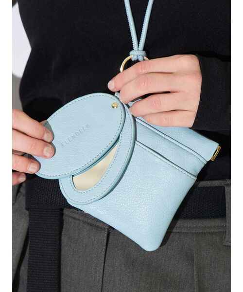 ELENDEEK（エレンディーク）の「ミラースマートフォンショルダー（スマホグッズ・レディース・ライトブルー/ブラック/オフホワイト・FREE）」の14枚目の写真