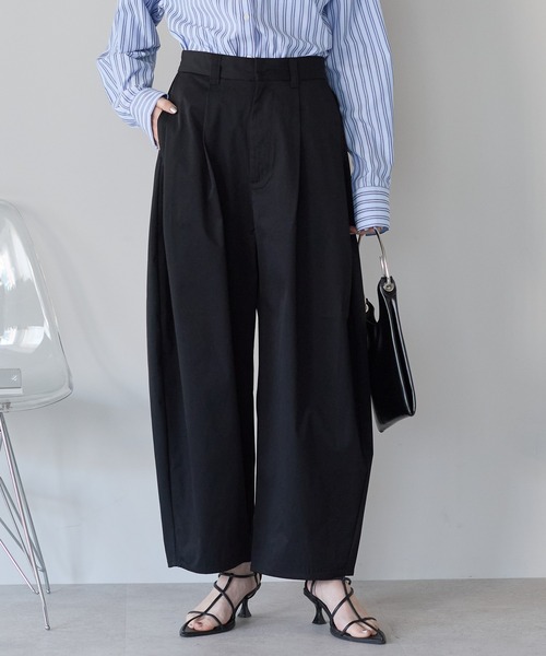 セール】サイドタックコクーンパンツ(その他パンツ)|r.(アール セール】サイドタックコクーンパンツ(その他パンツ)|r.(アール