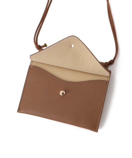 AMERICANA（アメリカーナ）の「【Americana（アメリカーナ） for SALON】エンベロップネックレスポーチ/ステッカー（ポーチ・レディース・ブラウン系その他/キャメル・FREE）」の19枚目の写真