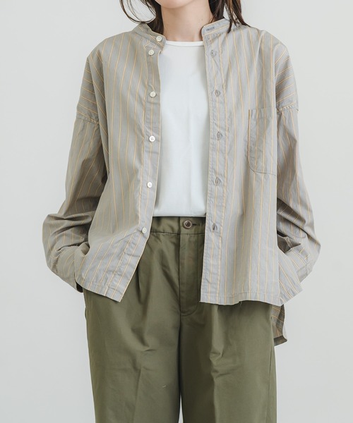 quadro（クオドロ）の「スーピマスタンドカラービッグシャツ（シャツ/ブラウス・レディース・グリーン/グレイッシュベージュ・FREE）」の2枚目の写真