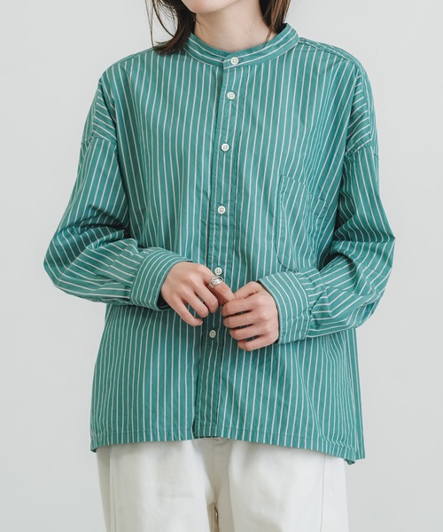 quadro（クオドロ）の「スーピマスタンドカラービッグシャツ（シャツ/ブラウス・レディース・グリーン/グレイッシュベージュ・FREE）」の17枚目の写真