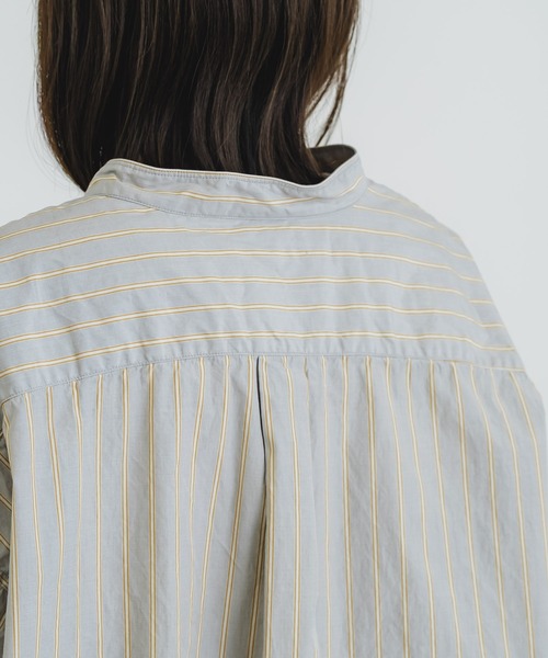 quadro（クオドロ）の「スーピマスタンドカラービッグシャツ（シャツ/ブラウス・レディース・グリーン/グレイッシュベージュ・FREE）」の22枚目の写真