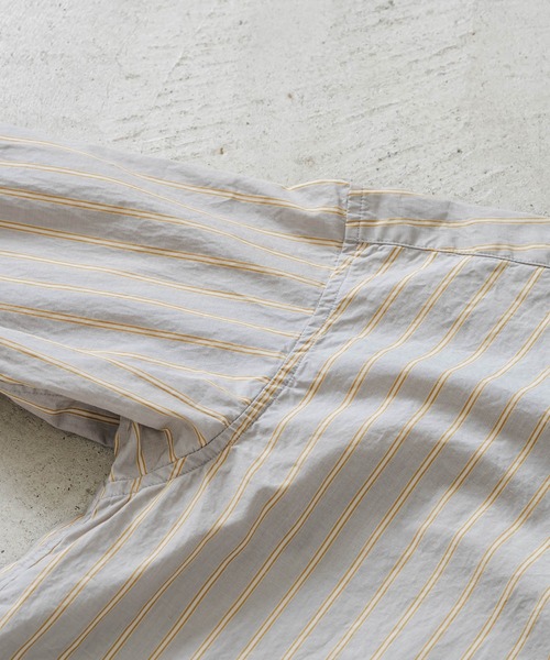 quadro（クオドロ）の「スーピマスタンドカラービッグシャツ（シャツ/ブラウス・レディース・グリーン/グレイッシュベージュ・FREE）」の9枚目の写真