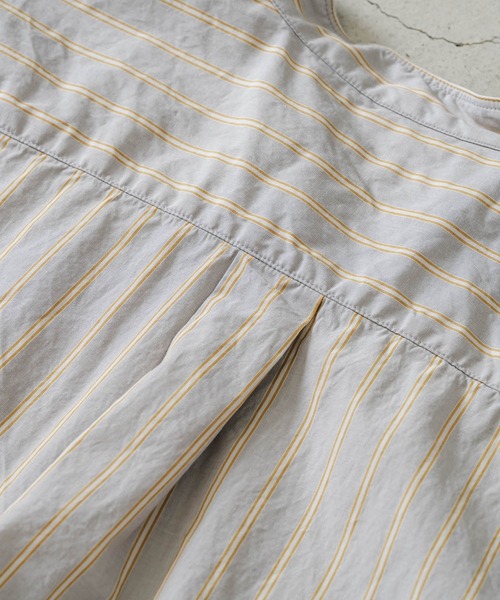 quadro（クオドロ）の「スーピマスタンドカラービッグシャツ（シャツ/ブラウス・レディース・グリーン/グレイッシュベージュ・FREE）」の12枚目の写真