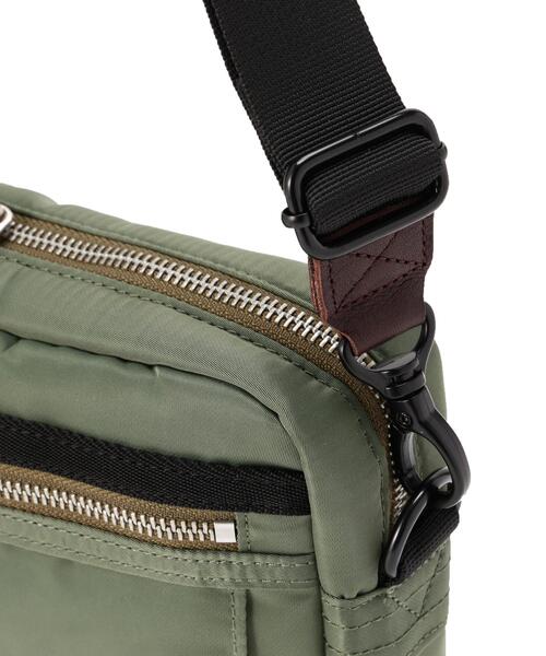 AVIREX(アヴィレックス)の「FLIGHT NYLON "BOX SHOULDER BAG" / フライト ナイロン ボックス ショルダーバッグ / AVIREX / アヴィレックス(ショルダーバッグ・メンズ・その他10/ブラック・F)」の6枚目の写真