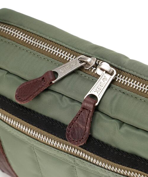 AVIREX(アヴィレックス)の「FLIGHT NYLON "BOX SHOULDER BAG" / フライト ナイロン ボックス ショルダーバッグ / AVIREX / アヴィレックス(ショルダーバッグ・メンズ・その他10/ブラック・F)」の7枚目の写真