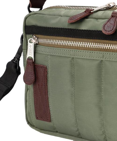 AVIREX(アヴィレックス)の「FLIGHT NYLON "BOX SHOULDER BAG" / フライト ナイロン ボックス ショルダーバッグ / AVIREX / アヴィレックス(ショルダーバッグ・メンズ・その他10/ブラック・F)」の9枚目の写真