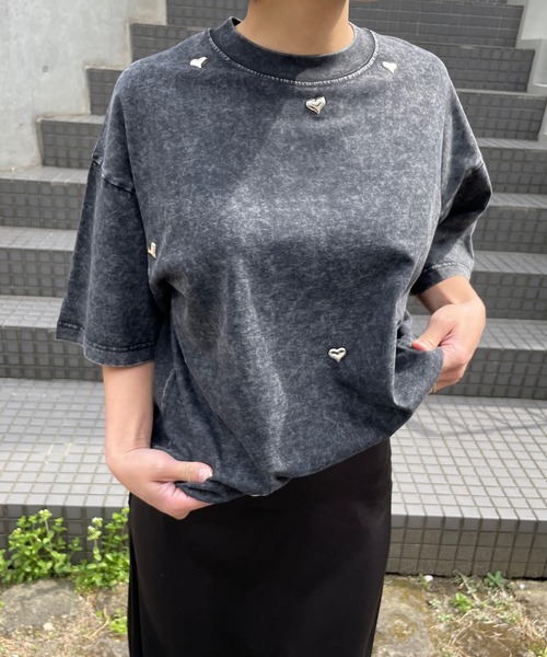ROGER AND RAW(ロジャーアンドロウ)の「ハートプレート付きクルーTシャツ(Tシャツ/カットソー・レディース・ブラック/グレー/ベージュ/パープル・FREE)」の20枚目の写真