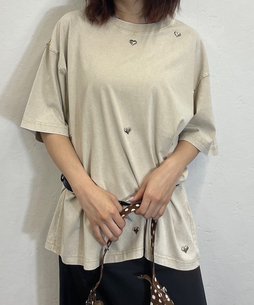 ROGER AND RAW(ロジャーアンドロウ)の「ハートプレート付きクルーTシャツ(Tシャツ/カットソー・レディース・ブラック/グレー/ベージュ/パープル・FREE)」の13枚目の写真