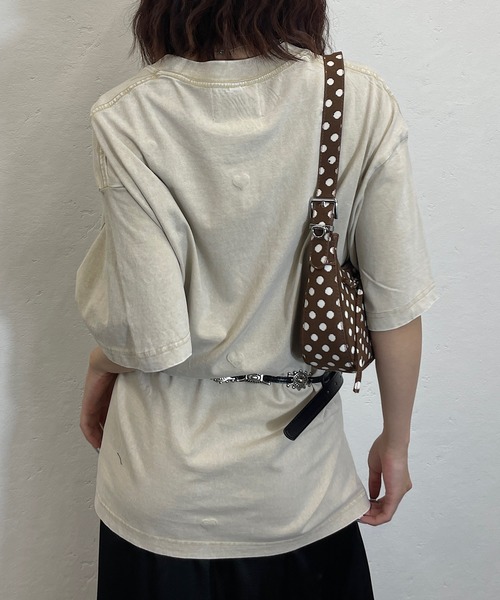 ROGER AND RAW(ロジャーアンドロウ)の「ハートプレート付きクルーTシャツ(Tシャツ/カットソー・レディース・ブラック/グレー/ベージュ/パープル・FREE)」の11枚目の写真