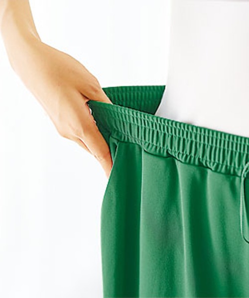 BELLUNA PLUS(ベルーナ)の「シャリさら!快適ドロストワイドパンツ64丈(その他パンツ・レディース・モカ/グリーン/アイボリー/ブラック・SMALL/MEDIUM/LARGE/X-LARGE)」の6枚目の写真