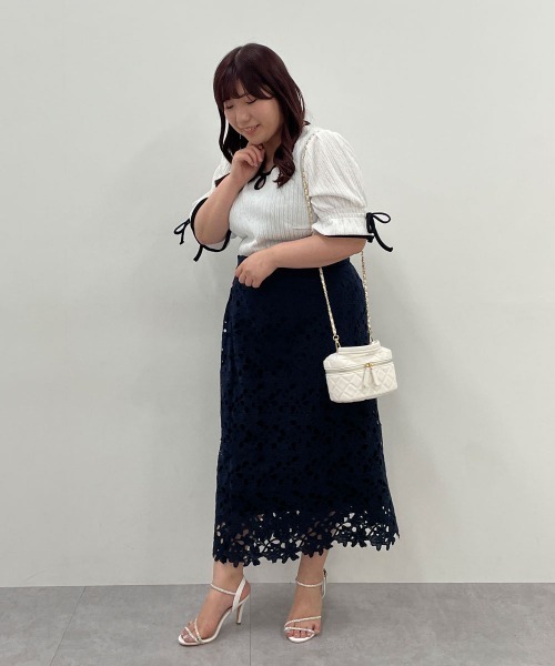 marun(マルン)の「<大きいサイズ>カットワークレースタイトスカート marun(スカート・レディース・ネイビー/ピンク・5L/4L/3L/LL/L)」の16枚目の写真