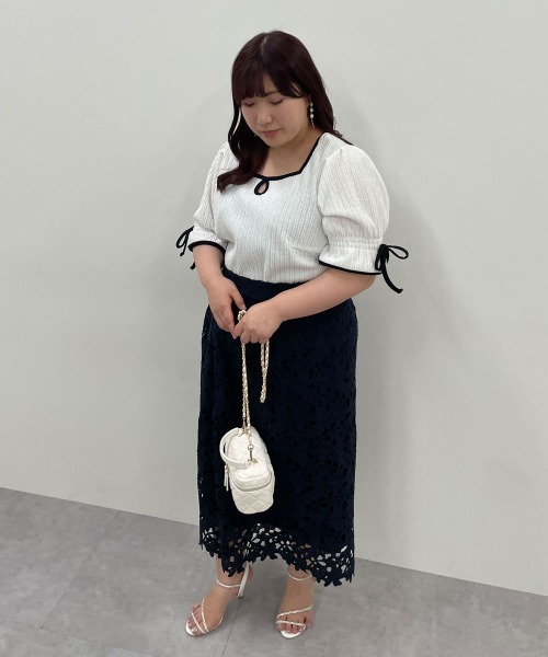marun(マルン)の「<大きいサイズ>カットワークレースタイトスカート marun(スカート・レディース・ネイビー/ピンク・5L/4L/3L/LL/L)」の19枚目の写真