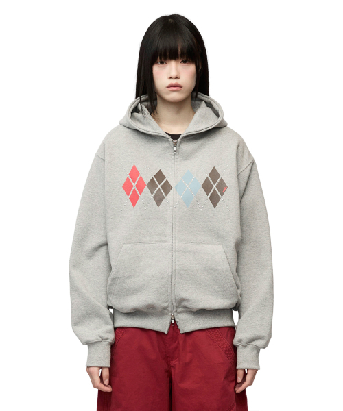 MIM the wardrobe(ミームザワードローブ)の「ホットフィックスアーガイルフードジップアップ_グレー(パーカー・レディース・その他・SMALL/LARGE)」の2枚目の写真