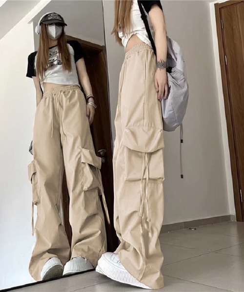 VIBGYOR(ヴィブジョー)の「【EIZZ/アイズ】ドローストリング ボリューム ワイドカーゴパンツ(カーゴパンツ・レディース・ブラック/カーキ/ピンク/イエロー/アイボリー/チャコール・FREE)」の8枚目の写真