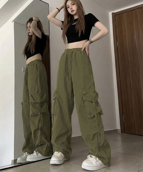 VIBGYOR(ヴィブジョー)の「【EIZZ/アイズ】ドローストリング ボリューム ワイドカーゴパンツ(カーゴパンツ・レディース・ブラック/カーキ/ピンク/イエロー/アイボリー/チャコール・FREE)」の19枚目の写真