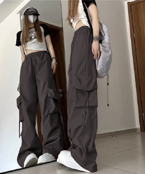 VIBGYOR(ヴィブジョー)の「【EIZZ/アイズ】ドローストリング ボリューム ワイドカーゴパンツ(カーゴパンツ・レディース・ブラック/カーキ/ピンク/イエロー/アイボリー/チャコール・FREE)」の20枚目の写真