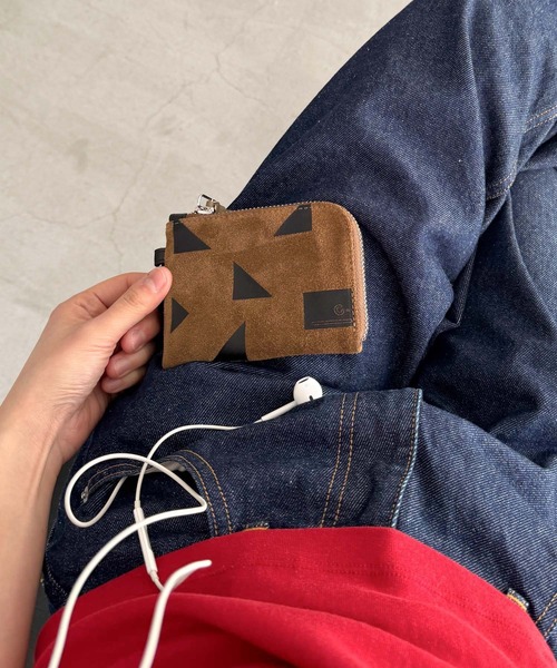 CANAL JEAN(キャナルジーン)の「choice_cnl ジオメトリックスウェードミニウォレット(財布・レディース・キャメル・ONE SIZE)」の1枚目の写真
