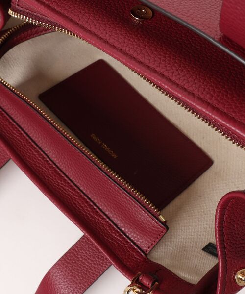 MICHAEL KORS(マイケルコース)の「ROMEE ぺブルレザー サッチェル スモール(ハンドバッグ・レディース・レッド系・FREE)」の4枚目の写真