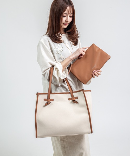 GIANNI CHIARINI（ジャンニ キアリーニ）の「【GIANNI CHIARINI/ジャンニキアリーニ】トートバッグ　MARCELLA　Mサイズ　コットン×本革（トートバッグ・レディース・ブラック/ライトブラウン/アイボリー・FREE）」の2枚目の写真
