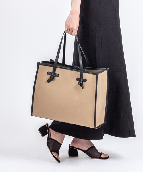 GIANNI CHIARINI(ジャンニ キアリーニ)の「【GIANNI CHIARINI/ジャンニキアリーニ】トートバッグ MARCELLA Mサイズ コットン×本革(トートバッグ・レディース・ブラック/ライトブラウン/アイボリー/ベージュ×ブラック・FREE)」の4枚目の写真