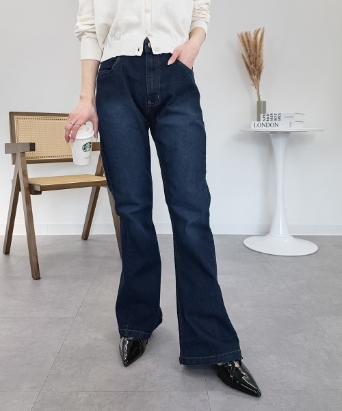 RCD(アールシーディー)の「フレアストレッチデニムパンツ(デニムパンツ・レディース・ブルー/ワンウォッシュ/ネイビー・M/LL/L)」の1枚目の写真