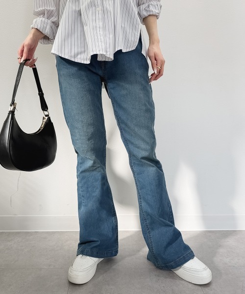 RCD(アールシーディー)の「フレアストレッチデニムパンツ(デニムパンツ・レディース・ブルー/ワンウォッシュ/ネイビー・M/LL/L)」の2枚目の写真