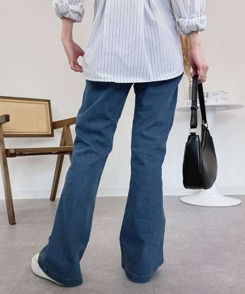 RCD(アールシーディー)の「フレアストレッチデニムパンツ(デニムパンツ・レディース・ブルー/ワンウォッシュ/ネイビー・M/LL/L)」の9枚目の写真