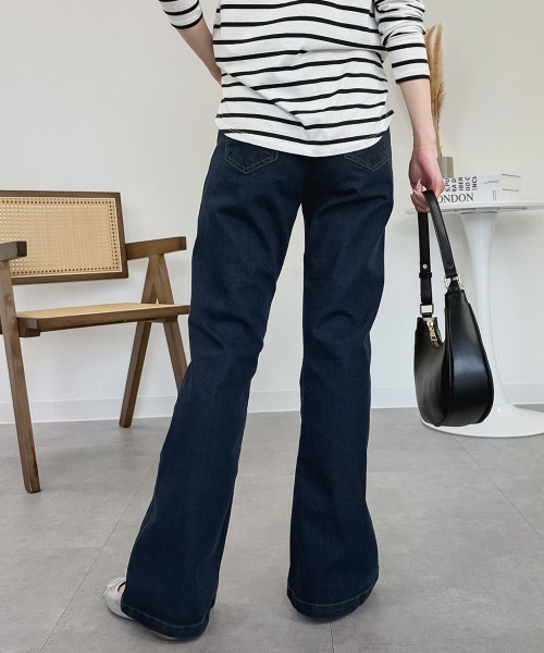 RCD(アールシーディー)の「フレアストレッチデニムパンツ(デニムパンツ・レディース・ブルー/ワンウォッシュ/ネイビー・M/LL/L)」の12枚目の写真