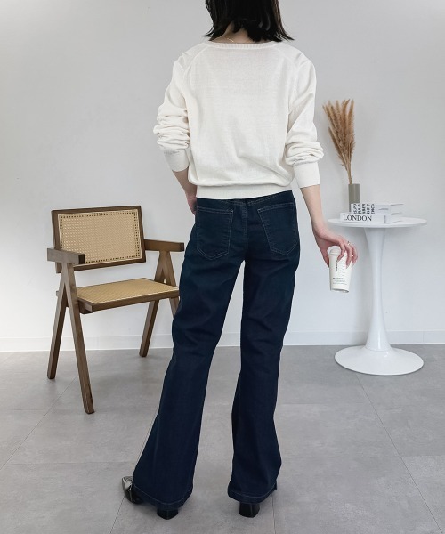 RCD(アールシーディー)の「フレアストレッチデニムパンツ(デニムパンツ・レディース・ブルー/ワンウォッシュ/ネイビー・M/LL/L)」の17枚目の写真