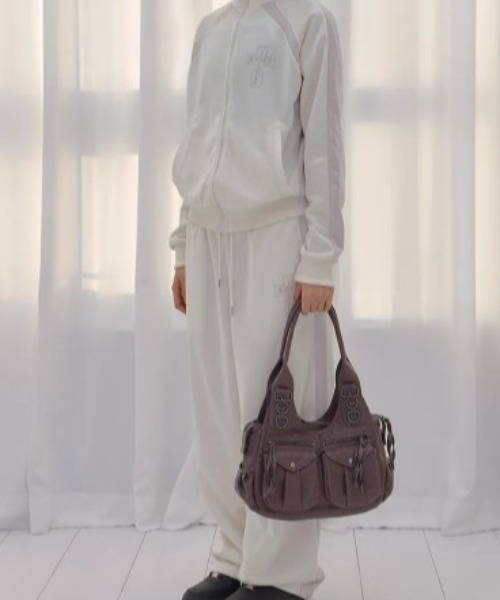 FANCY CLUB（ファンシークラブ）の「◇FANCYCLUB◇ブランド直輸入正規品/フロス グロッシー トラック パンツ FROSS GLOSSY TRACK PANTS（その他パンツ・レディース・カーキ/スカイブルー/アイボリー・FREE）」の5枚目の写真