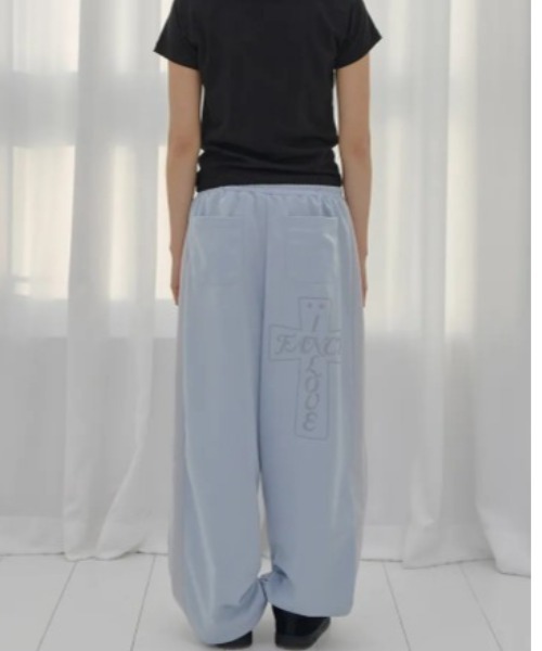 FANCY CLUB（ファンシークラブ）の「◇FANCYCLUB◇ブランド直輸入正規品/フロス グロッシー トラック パンツ FROSS GLOSSY TRACK PANTS（その他パンツ・レディース・カーキ/スカイブルー/アイボリー・FREE）」の10枚目の写真