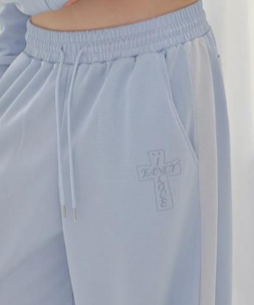 FANCY CLUB（ファンシークラブ）の「◇FANCYCLUB◇ブランド直輸入正規品/フロス グロッシー トラック パンツ FROSS GLOSSY TRACK PANTS（その他パンツ・レディース・カーキ/スカイブルー/アイボリー・FREE）」の12枚目の写真