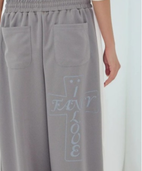 FANCY CLUB（ファンシークラブ）の「◇FANCYCLUB◇ブランド直輸入正規品/フロス グロッシー トラック パンツ FROSS GLOSSY TRACK PANTS（その他パンツ・レディース・カーキ/スカイブルー/アイボリー・FREE）」の15枚目の写真