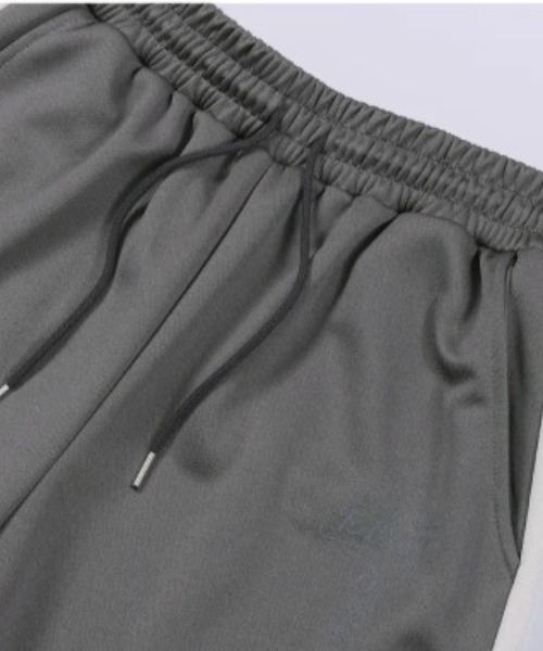 FANCY CLUB（ファンシークラブ）の「◇FANCYCLUB◇ブランド直輸入正規品/フロス グロッシー トラック パンツ FROSS GLOSSY TRACK PANTS（その他パンツ・レディース・カーキ/スカイブルー/アイボリー・FREE）」の21枚目の写真