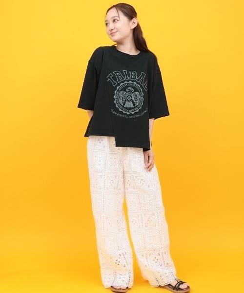 チチカカ(チチカカ)の「Orale! リメイク風カレッジTシャツ(Tシャツ/カットソー・レディース・グリーン/ホワイト/ブラック・FREE)」の5枚目の写真