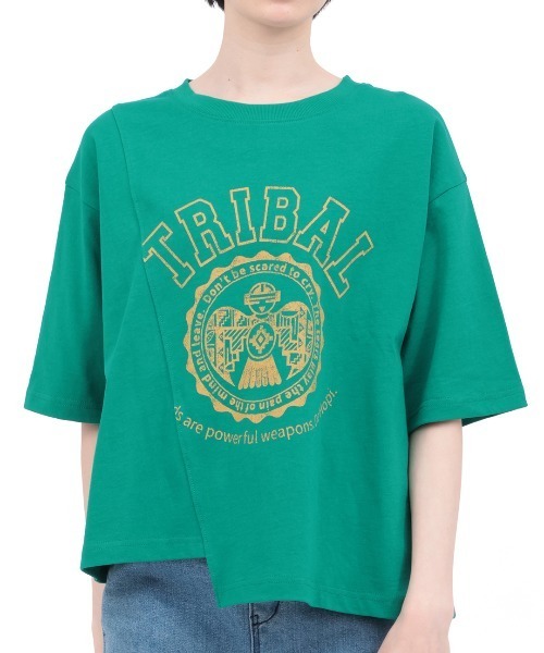 チチカカ(チチカカ)の「Orale! リメイク風カレッジTシャツ(Tシャツ/カットソー・レディース・グリーン/ホワイト/ブラック・FREE)」の9枚目の写真