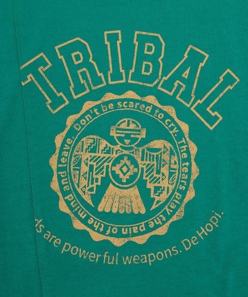 チチカカ(チチカカ)の「Orale! リメイク風カレッジTシャツ(Tシャツ/カットソー・レディース・グリーン/ホワイト/ブラック・FREE)」の17枚目の写真