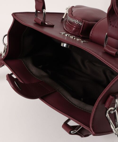 ANDGEEBEE（アンジービー）の「バラエティポケットショルダーバッグ（ショルダーバッグ・レディース・ブラック/ボルドー・FREE）」の5枚目の写真