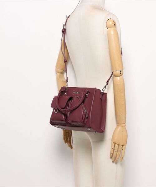 ANDGEEBEE（アンジービー）の「バラエティポケットショルダーバッグ（ショルダーバッグ・レディース・ブラック/ボルドー・FREE）」の7枚目の写真