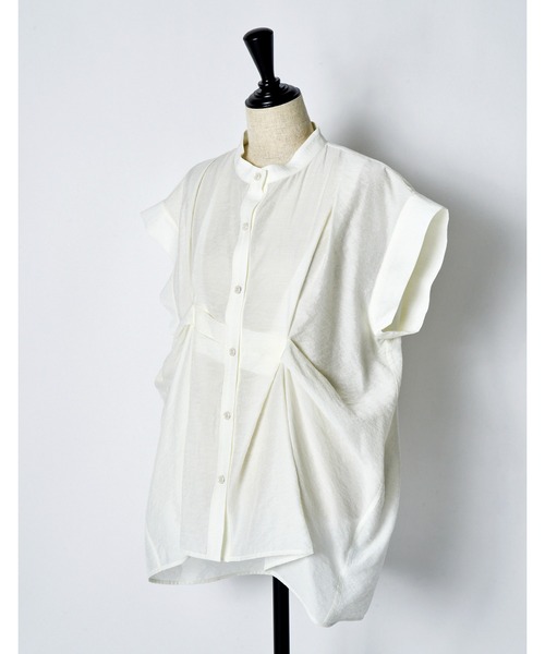 RUMCHE(ラムシェ)の「Layered Tuck Sleeveless Blouse / レイヤードタックノースリーブブラウス(シャツ/ブラウス・レディース・ブラック/ホワイト・FREE)」の14枚目の写真