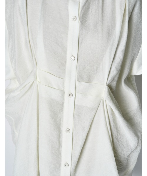 RUMCHE(ラムシェ)の「Layered Tuck Sleeveless Blouse / レイヤードタックノースリーブブラウス(シャツ/ブラウス・レディース・ブラック/ホワイト・FREE)」の19枚目の写真
