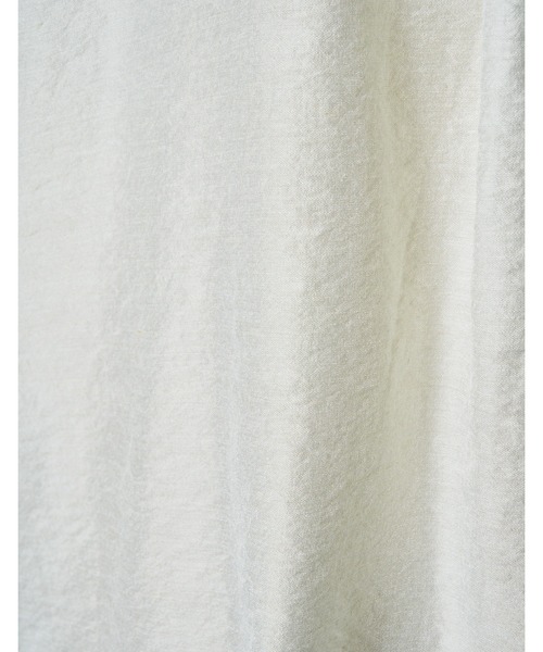 RUMCHE(ラムシェ)の「Layered Tuck Sleeveless Blouse / レイヤードタックノースリーブブラウス(シャツ/ブラウス・レディース・ブラック/ホワイト・FREE)」の9枚目の写真
