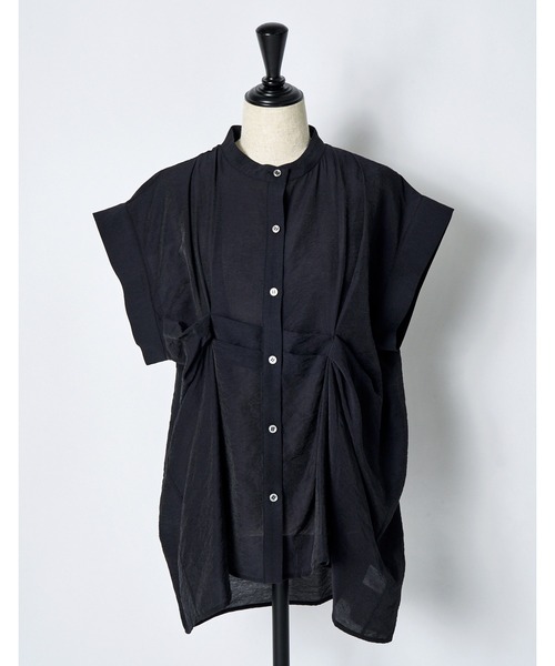 RUMCHE(ラムシェ)の「Layered Tuck Sleeveless Blouse / レイヤードタックノースリーブブラウス(シャツ/ブラウス・レディース・ブラック/ホワイト・FREE)」の10枚目の写真