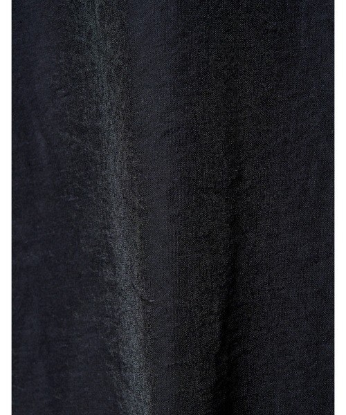 RUMCHE(ラムシェ)の「Layered Tuck Sleeveless Blouse / レイヤードタックノースリーブブラウス(シャツ/ブラウス・レディース・ブラック/ホワイト・FREE)」の7枚目の写真