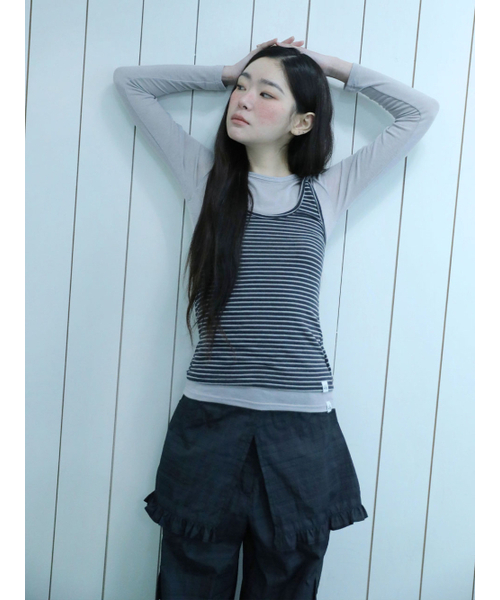 UGLY SHADOW(アグリーシャドウ)の「RUFFLE CHECKERED SKIRT CARGO PANTS(BLACK)(その他パンツ・レディース・その他・MEDIUM/SMALL)」の3枚目の写真