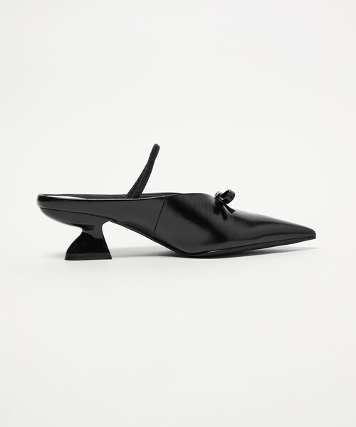 SY UNITED ARROWS(シーユナイテッドアローズ)の「<SY> シェイプヒールリボンミュール サンダル50↑(サンダル・レディース・レッド/ブラック・25cm/24.5cm/24cm/23.5cm/23cm/22.5cm/22cm)」の5枚目の写真