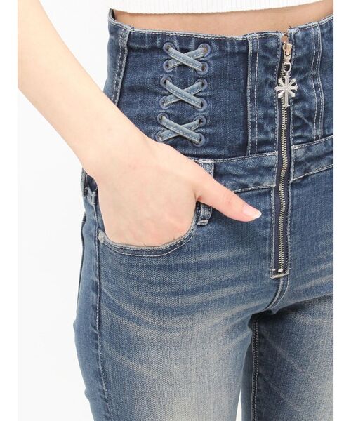 GYDA（ジェイダ）の「ハイウエストsacred edge crossフロントZIPレースアップスキニーデニムパンツ（デニムパンツ・レディース・ブルー/ライトブルー/ブラック・MEDIUM/SMALL/X-SMALL）」の17枚目の写真